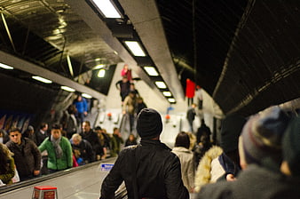 Crowded London Underground Station Rush Hour Commuters
