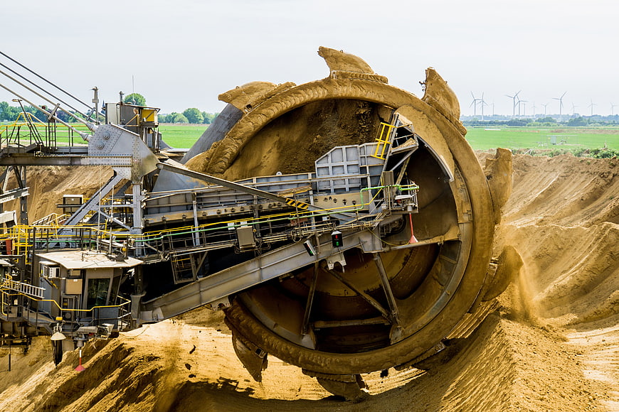 Giant Bucket Wheel Excavator Mining Sand in Open Pit